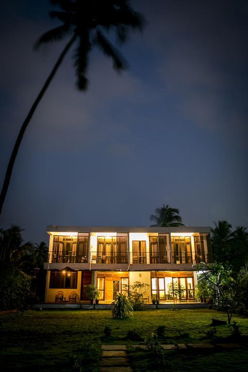 卡兰古特Casa Cubo By The Beach住宿加早餐旅馆 外观 照片